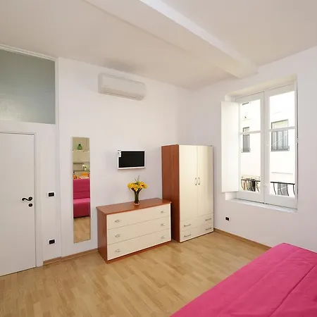 House & Апартаменти *